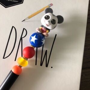 Disney Doorables: Mickey Mouse & Friends: Mickey Mouse handmade beaded pen